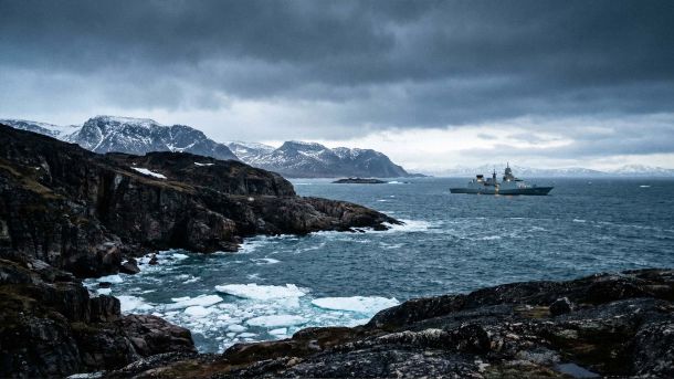 Eine raue arktische Landschaft als Symbol strategischer nordamerikanischer Verteidigungsinteressen.